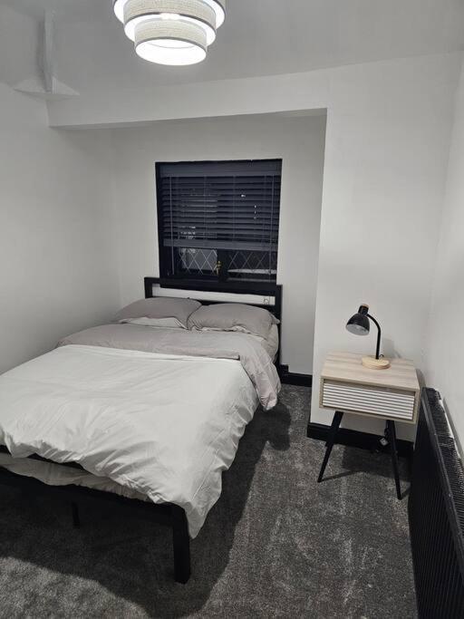Quiet Family Home Tettenhall المظهر الخارجي الصورة
