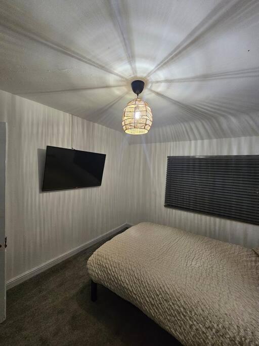 Quiet Family Home Tettenhall المظهر الخارجي الصورة