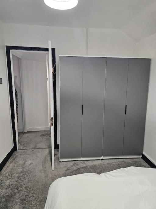 Quiet Family Home Tettenhall المظهر الخارجي الصورة