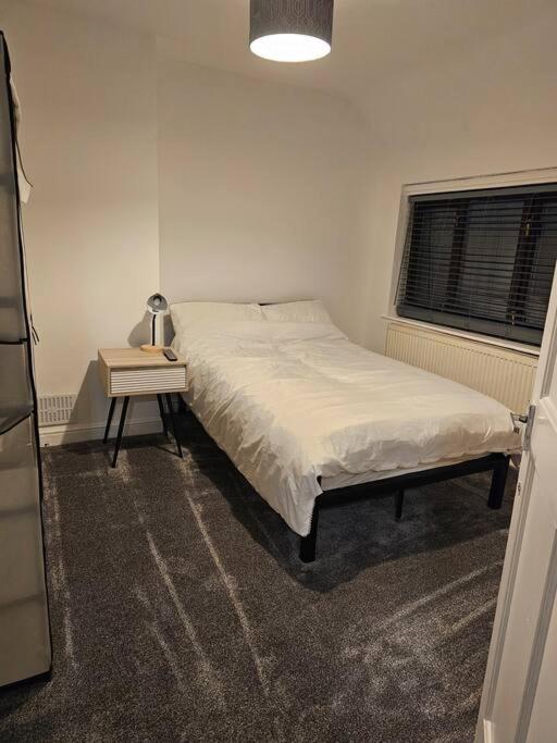 Quiet Family Home Tettenhall المظهر الخارجي الصورة
