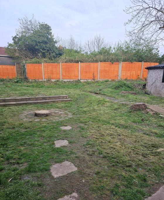 Quiet Family Home Tettenhall المظهر الخارجي الصورة